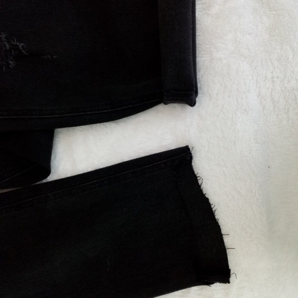 Rock with Holes Rag and Bone distressed capris - Picture 2 of 4